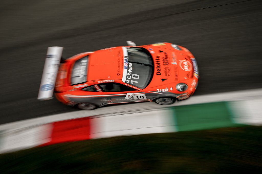 Mikkel O. Pedersen fanget igennem det hurtige Parabolica-sving på Monza
(Foto: Porsche)